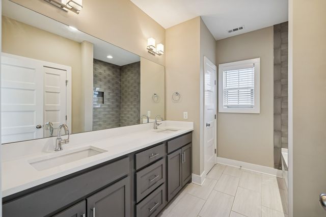 2690 Miami Ave, Nashville, TN 37214