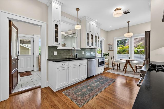 2845 7TH AVENUE N, St Petersburg, FL 33713