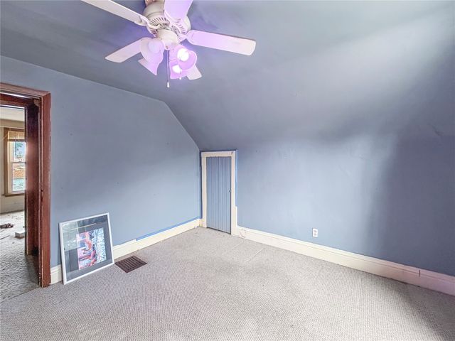 2905 E Walnut Street, Des Moines, IA 50317