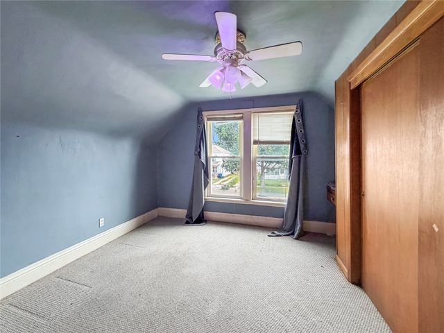 2905 E Walnut Street, Des Moines, IA 50317