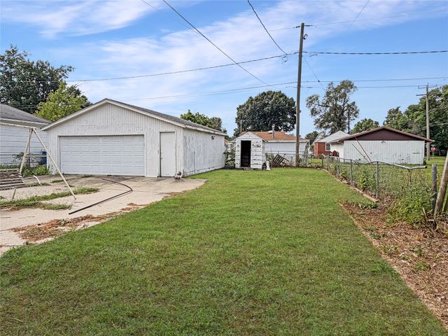 2905 E Walnut Street, Des Moines, IA 50317