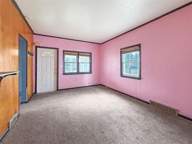 2905 E Walnut Street, Des Moines, IA 50317