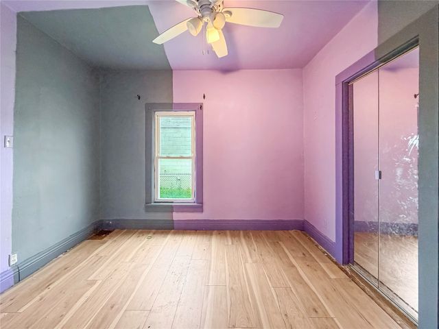 2905 E Walnut Street, Des Moines, IA 50317