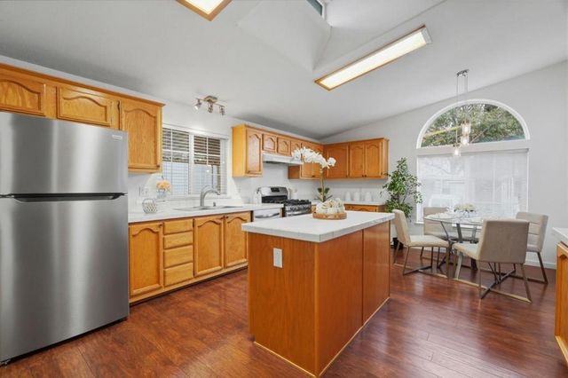 1085 Tasman Drive, Sunnyvale, CA 94089