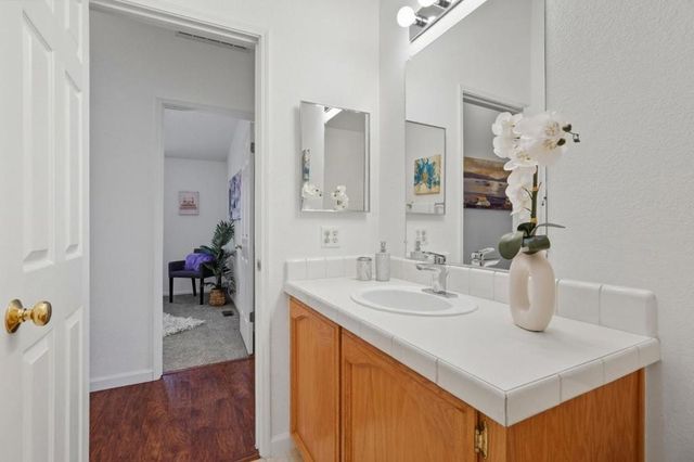 1085 Tasman Drive, Sunnyvale, CA 94089