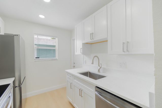 2831 N Seacrest Boulevard A, Boynton Beach, FL 33435