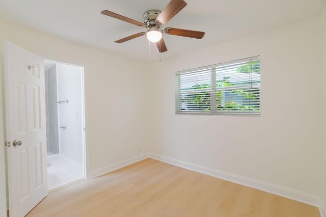 2831 N Seacrest Boulevard A, Boynton Beach, FL 33435
