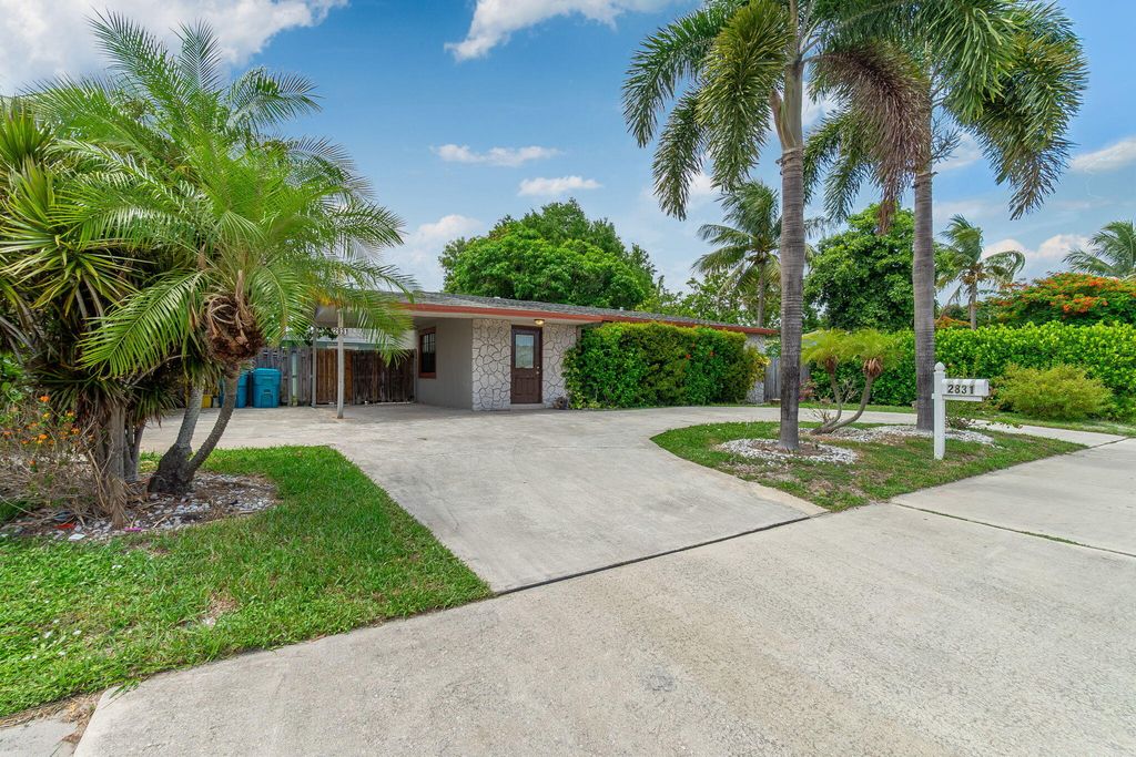 2831 N Seacrest Boulevard A, Boynton Beach, FL 33435
