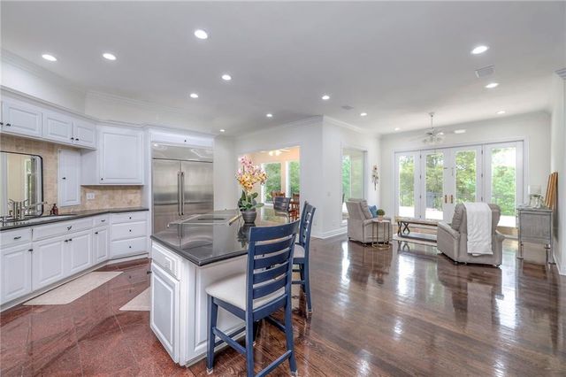 3109 W 118th Street, Leawood, KS 66211