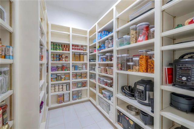 3109 W 118th Street, Leawood, KS 66211