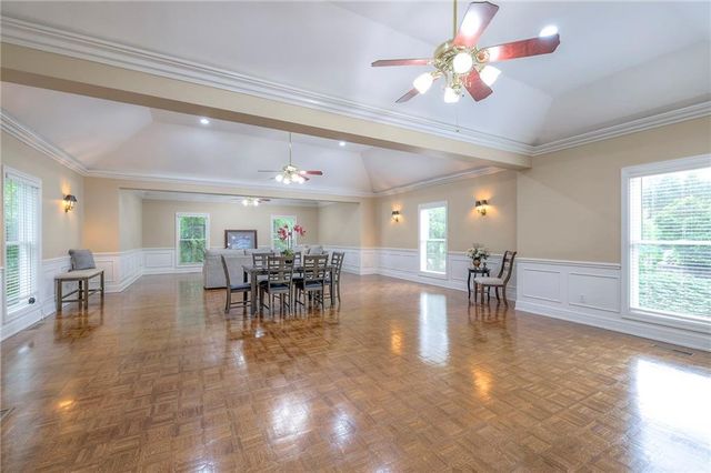 3109 W 118th Street, Leawood, KS 66211