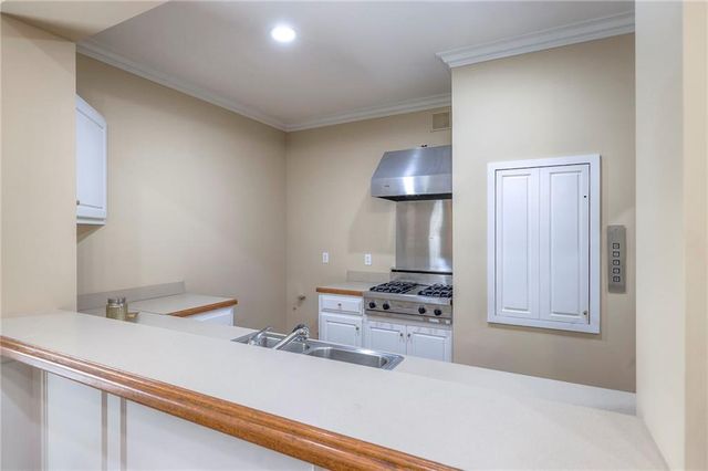 3109 W 118th Street, Leawood, KS 66211