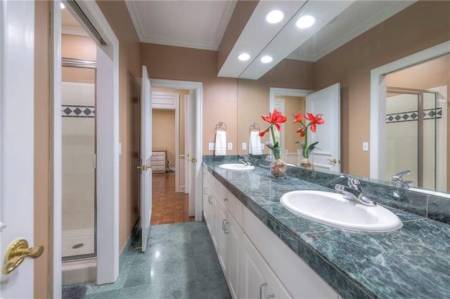 3109 W 118th Street, Leawood, KS 66211