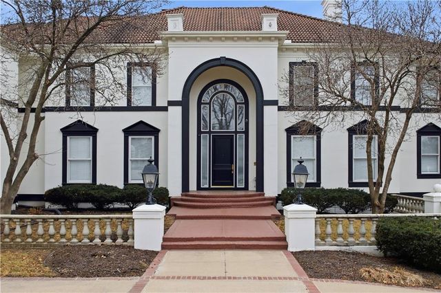 3109 W 118th Street, Leawood, KS 66211