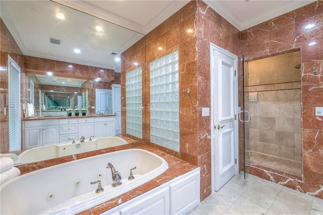 3109 W 118th Street, Leawood, KS 66211