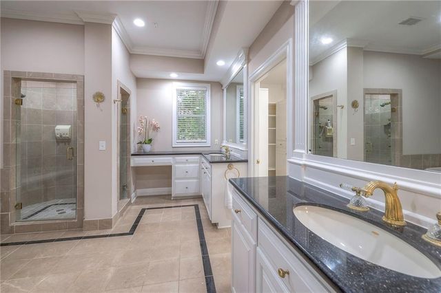 3109 W 118th Street, Leawood, KS 66211