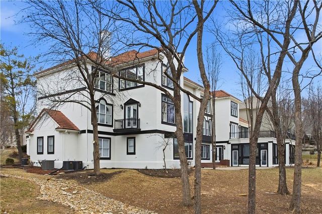 3109 W 118th Street, Leawood, KS 66211