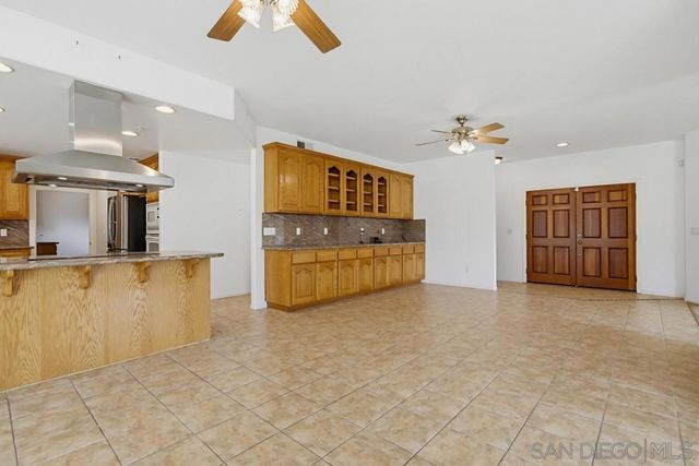 171 Dawn View, El Cajon, CA 92021