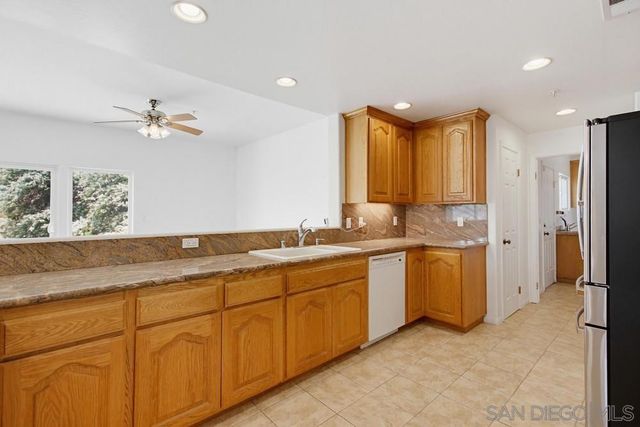 171 Dawn View, El Cajon, CA 92021