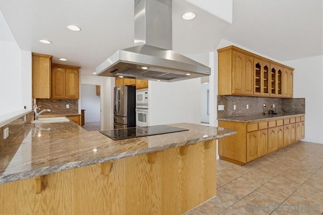 171 Dawn View, El Cajon, CA 92021