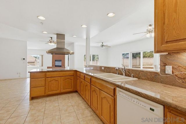 171 Dawn View, El Cajon, CA 92021