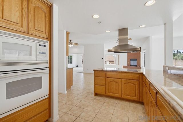 171 Dawn View, El Cajon, CA 92021