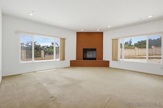 171 Dawn View, El Cajon, CA 92021