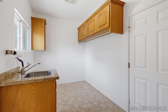 171 Dawn View, El Cajon, CA 92021
