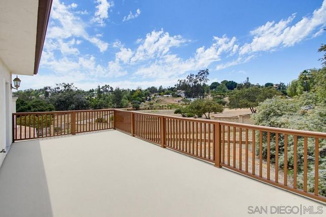 171 Dawn View, El Cajon, CA 92021