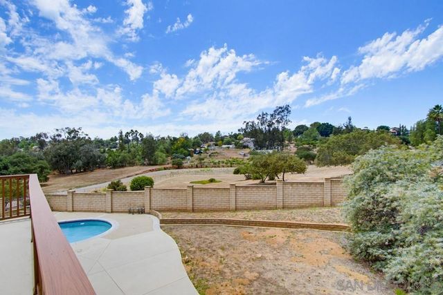 171 Dawn View, El Cajon, CA 92021