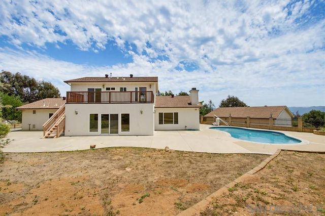 171 Dawn View, El Cajon, CA 92021