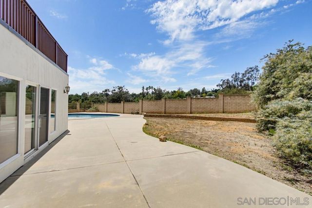 171 Dawn View, El Cajon, CA 92021
