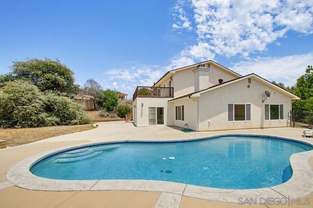 171 Dawn View, El Cajon, CA 92021