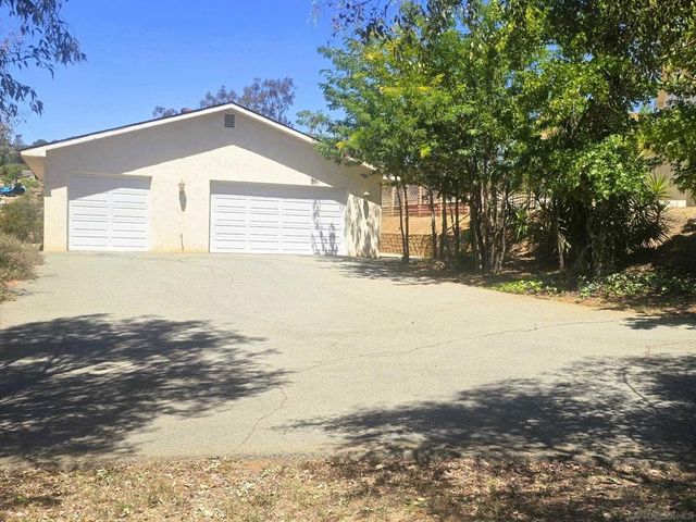 171 Dawn View, El Cajon, CA 92021