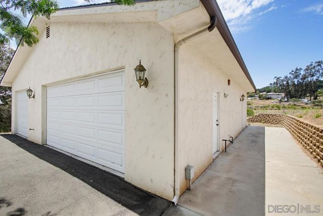 171 Dawn View, El Cajon, CA 92021