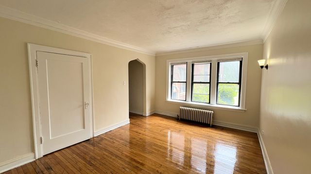 8748 S Dauphin Avenue 1B, Chicago, IL 60619