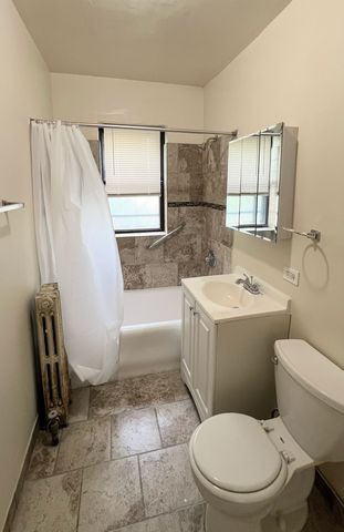 8748 S Dauphin Avenue 1B, Chicago, IL 60619
