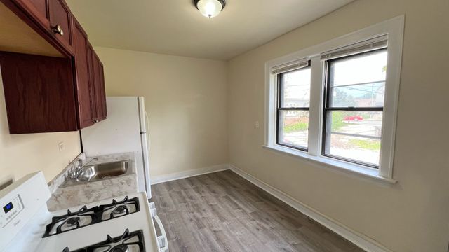 8748 S Dauphin Avenue 1B, Chicago, IL 60619