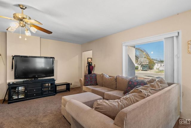 109 Myrtle Street, Bakersfield, CA 93304