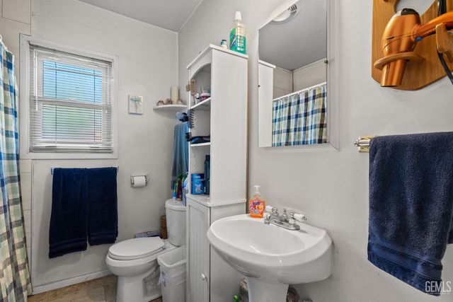 109 Myrtle Street, Bakersfield, CA 93304