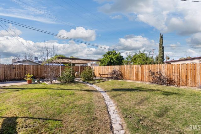 109 Myrtle Street, Bakersfield, CA 93304