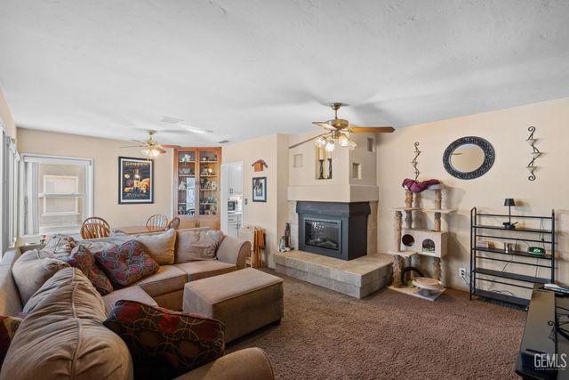 109 Myrtle Street, Bakersfield, CA 93304