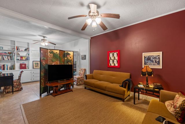 106 S 22nd Ave., Hattiesburg, MS 39401