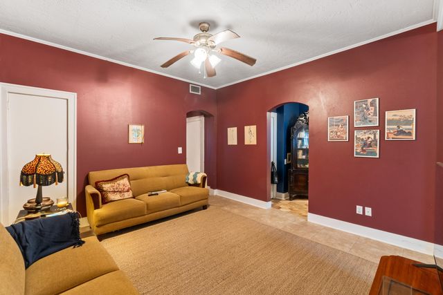 106 S 22nd Ave., Hattiesburg, MS 39401