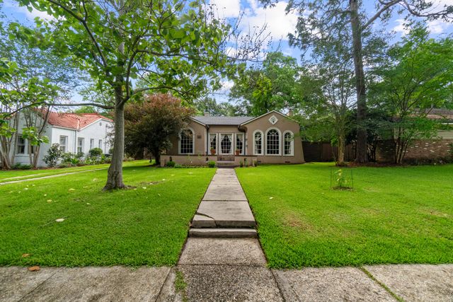 106 S 22nd Ave., Hattiesburg, MS 39401