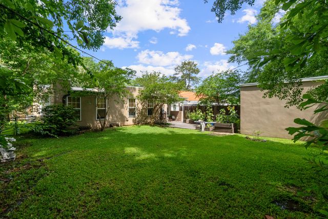 106 S 22nd Ave., Hattiesburg, MS 39401