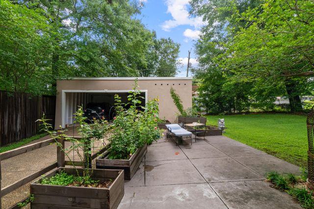 106 S 22nd Ave., Hattiesburg, MS 39401