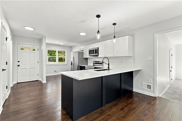 9509 E 79th Street, Raytown, MO 64138