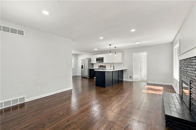 9509 E 79th Street, Raytown, MO 64138