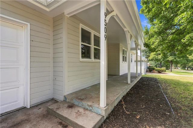 9509 E 79th Street, Raytown, MO 64138